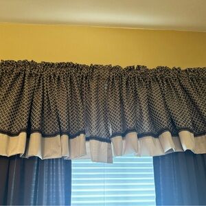 6 JCPenney Home Collection Brown Diamond Valances
